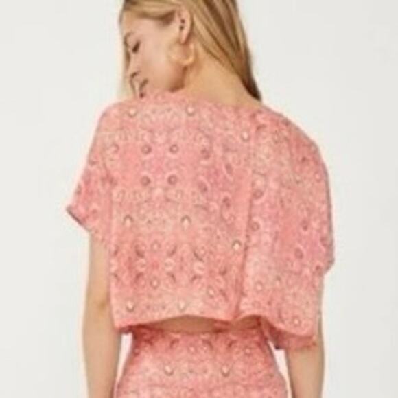 Free People Marion Pink Printed Silky Crop Split Back Shirt Size 10 Floral - Picture 6 of 12